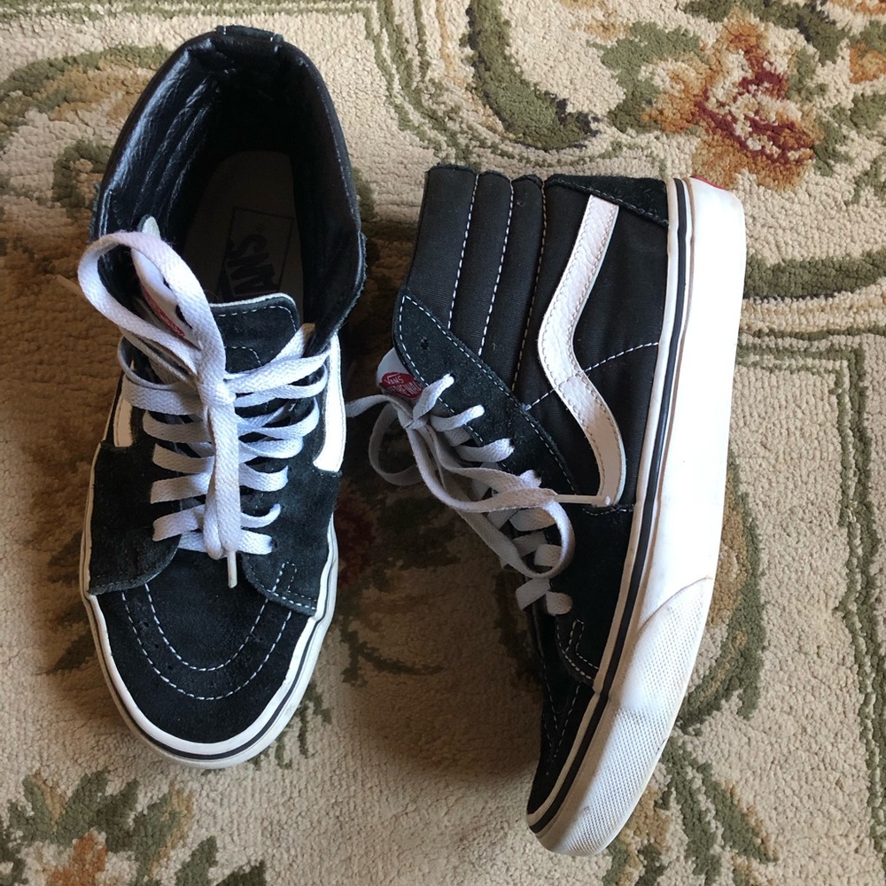 Vans Black and White High-Top Sneakers Classic Skate Design